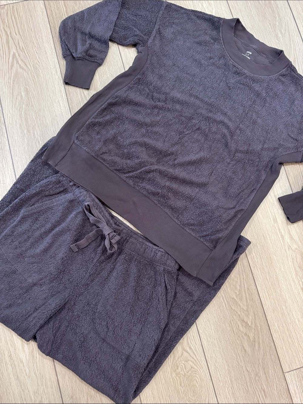 Aerie Fuzzy Charcoal Gray Set Top S Jogger Bottoms M Loungewear Cozy Comfy